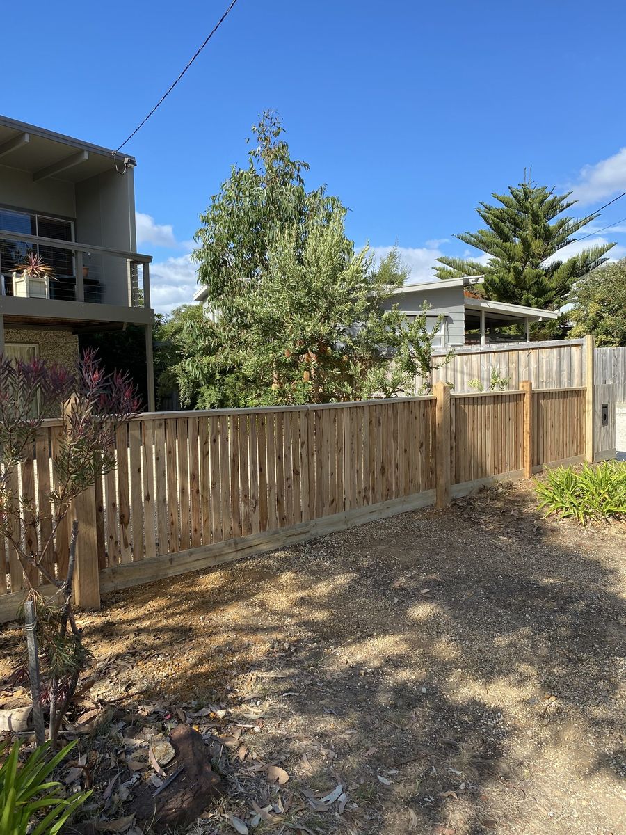Cypress picket 1.2m tall with capping and exposed post, Double gate